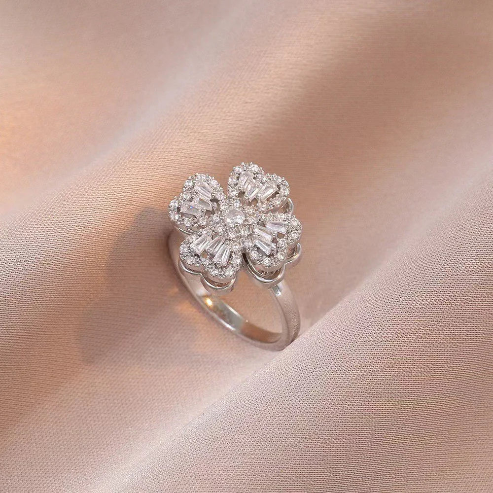Clover Anxiety Ring™